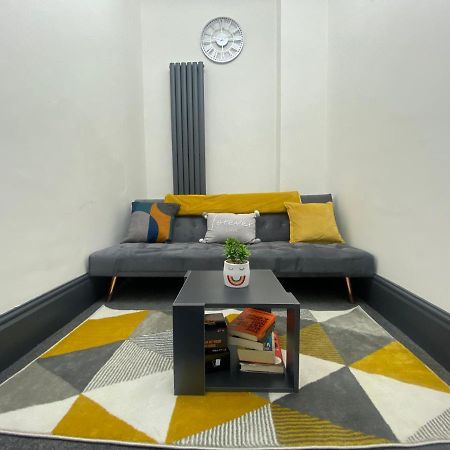 Swanky Apartments Бирмингем Экстерьер фото