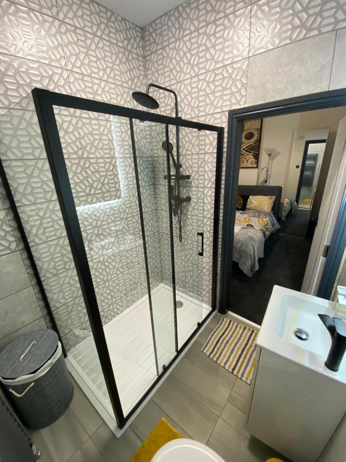Swanky Apartments Бирмингем Экстерьер фото